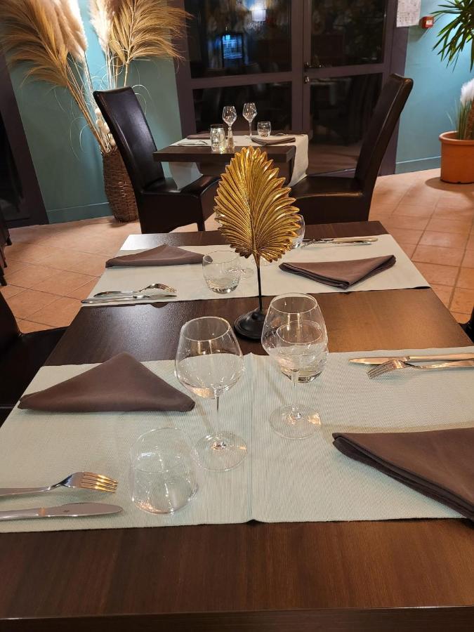 למאסטר Logis Hotel Restaurant L'Escapade מראה חיצוני תמונה