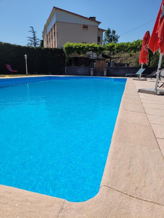למאסטר Logis Hotel Restaurant L'Escapade מראה חיצוני תמונה
